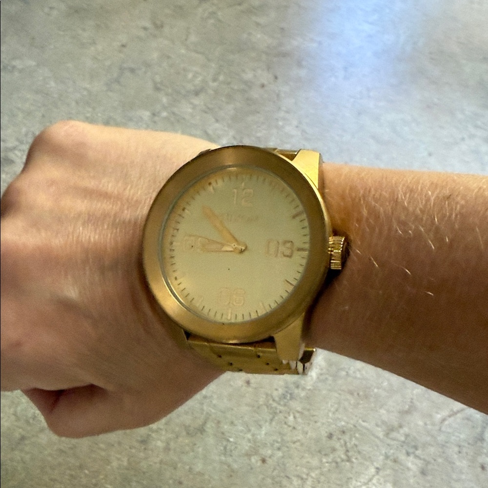 Nixon Gold-Tone Men's Watch - Picture 4 of 5